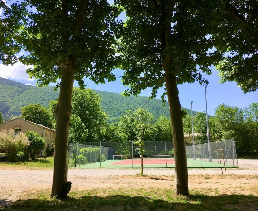 La Vue Est Belle Leilighet Montbrun-les-Bains Eksteriør bilde