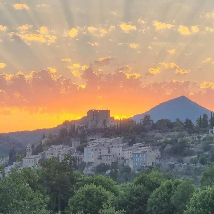 La Vue Est Belle Leilighet Montbrun-les-Bains Eksteriør bilde