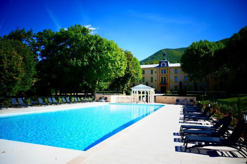 La Vue Est Belle Leilighet Montbrun-les-Bains Eksteriør bilde