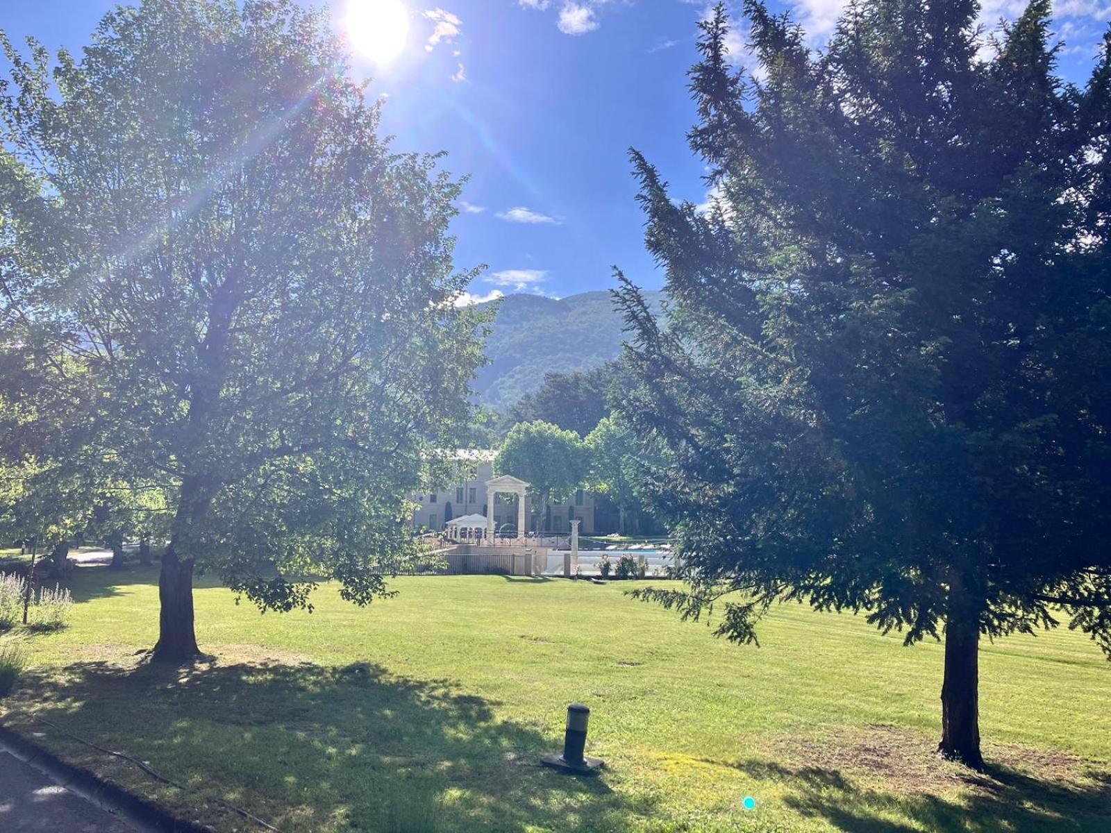 La Vue Est Belle Leilighet Montbrun-les-Bains Eksteriør bilde